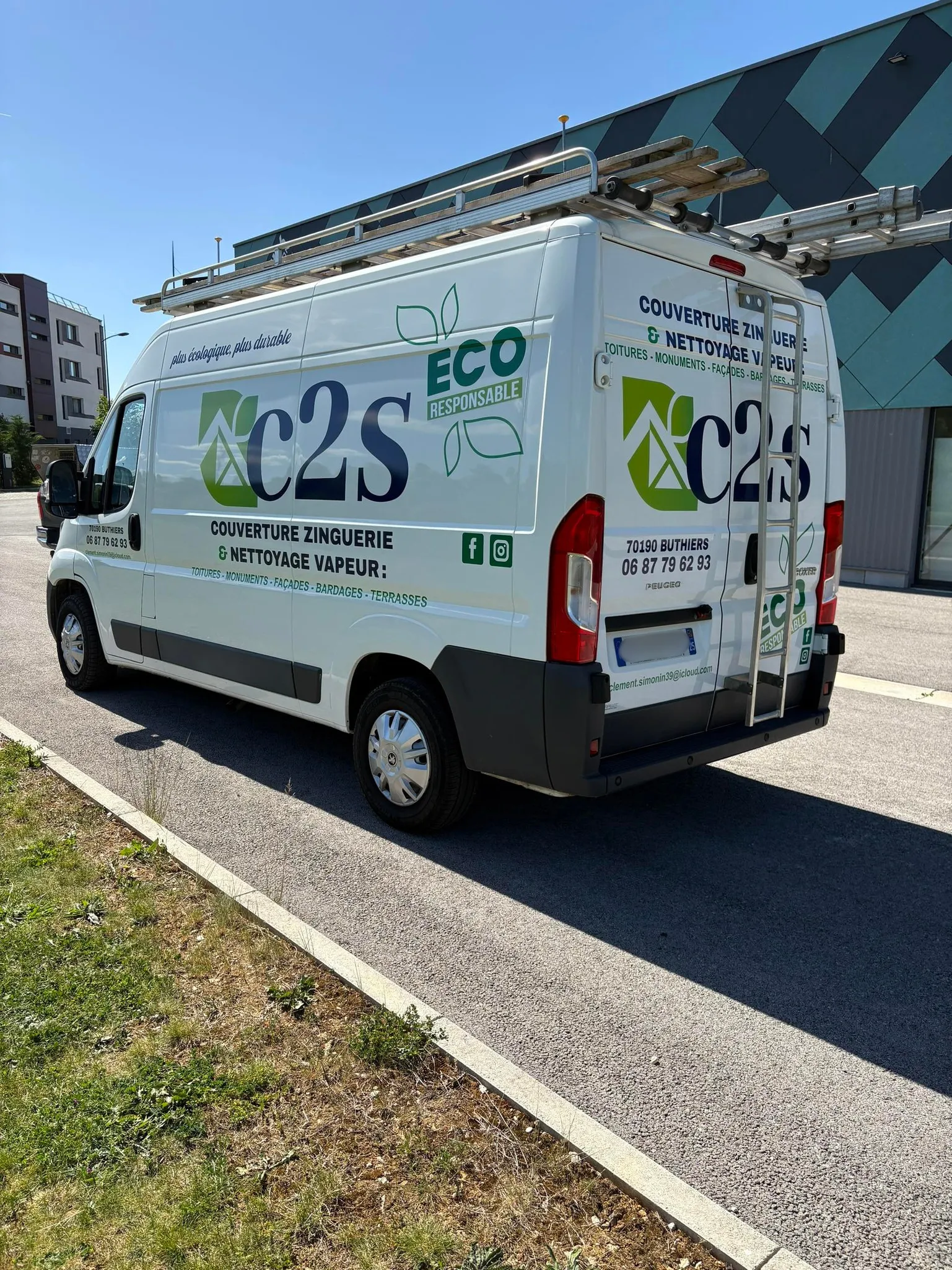 Camion C2S - Couverture, Zinguerie et Nettoyage Vapeur