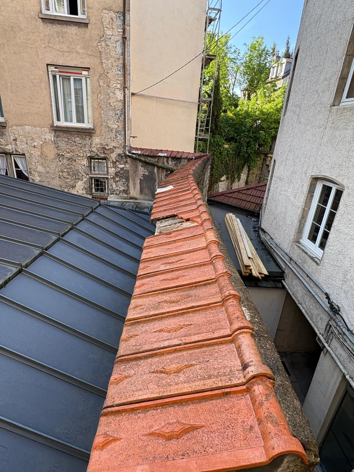 Réfection mur tôle : avant