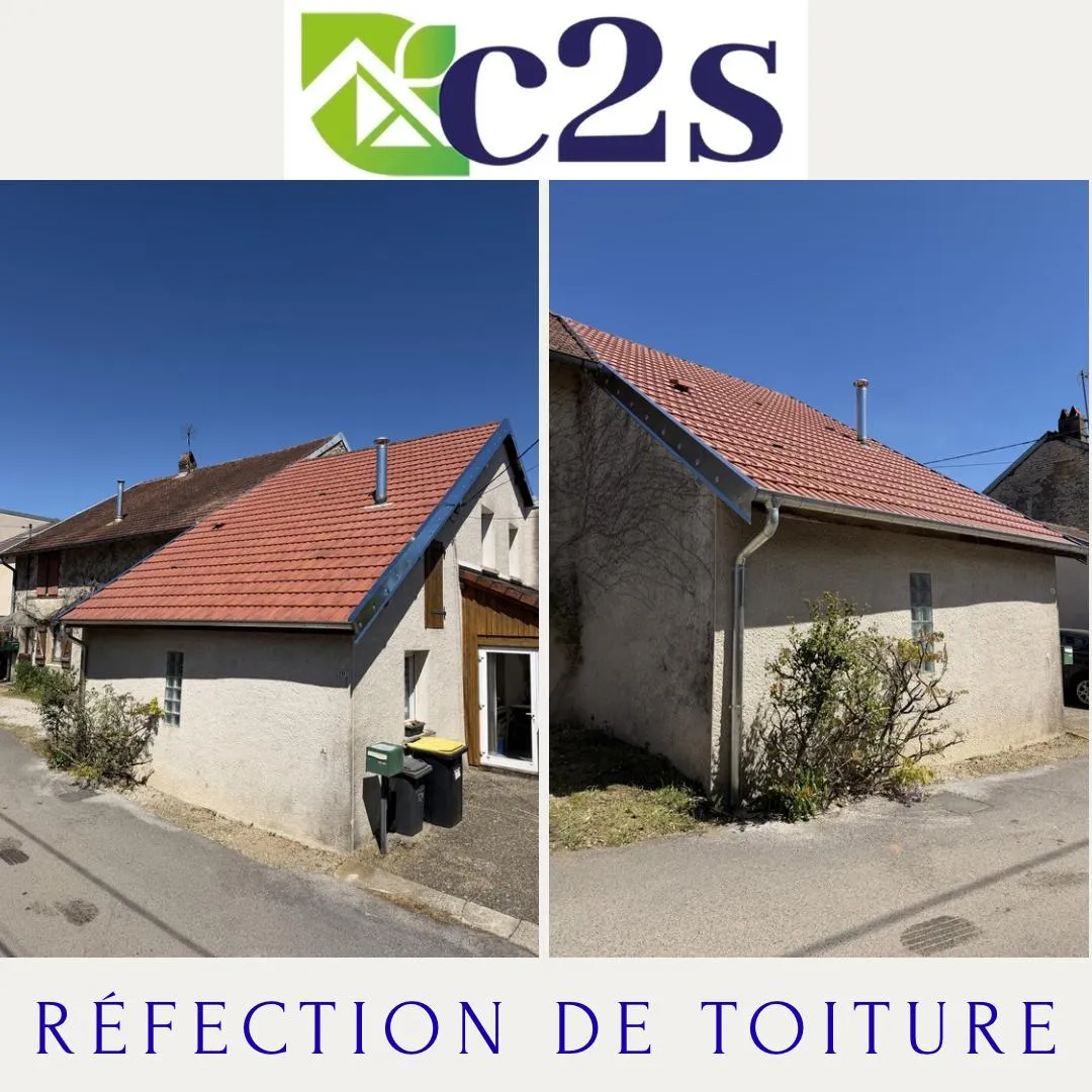 Avant/après : réfection complète de toiture en tuiles rouges